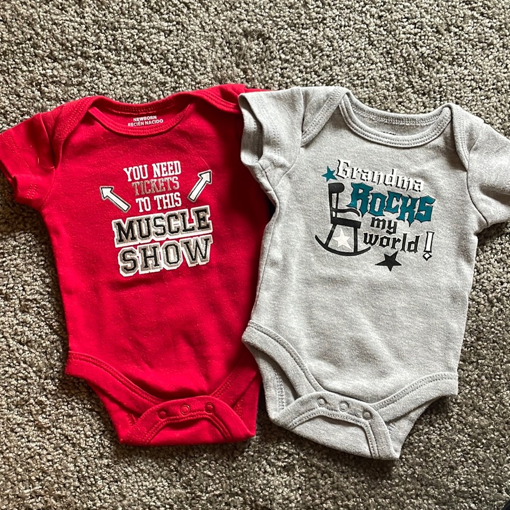 Set of 2 Baby Boy’s Short Sleeve Onesies Sz NB